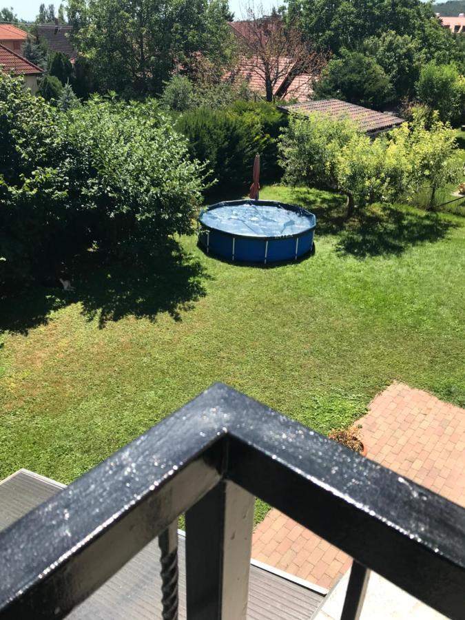 Márta Apartman Balatonalmadi Bagian luar foto