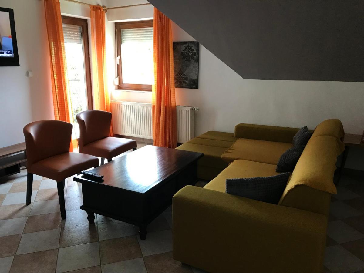 Márta Apartman Balatonalmadi Bagian luar foto