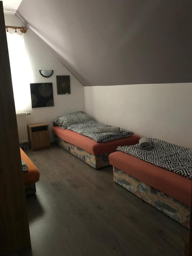 Márta Apartman Balatonalmadi Bagian luar foto