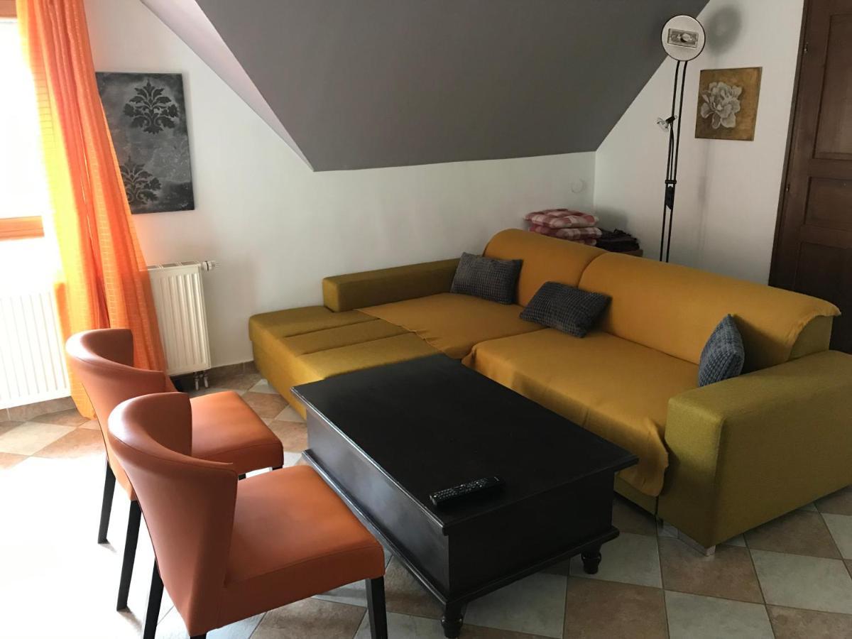 Márta Apartman Balatonalmadi Bagian luar foto