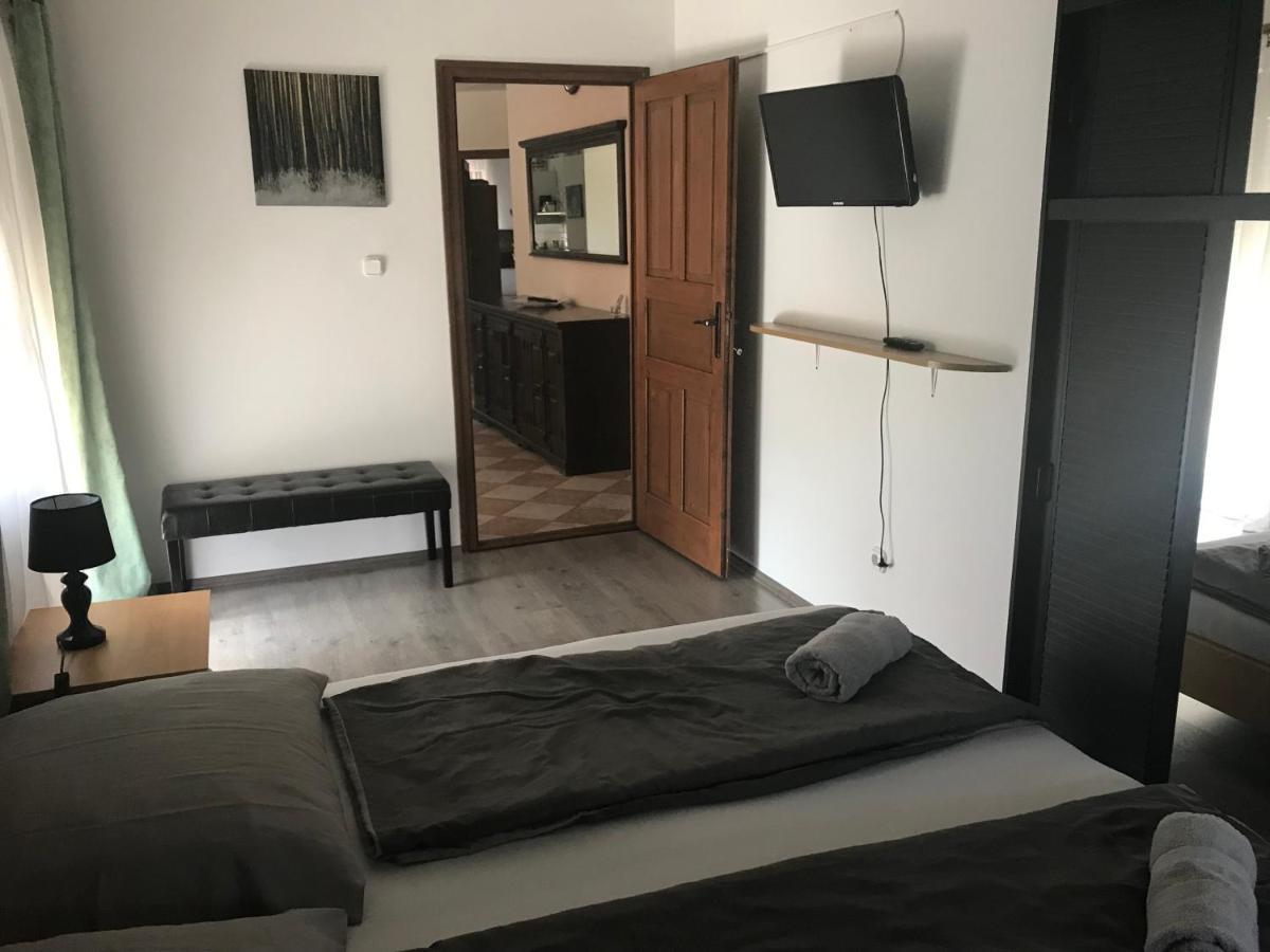 Márta Apartman Balatonalmadi Bagian luar foto