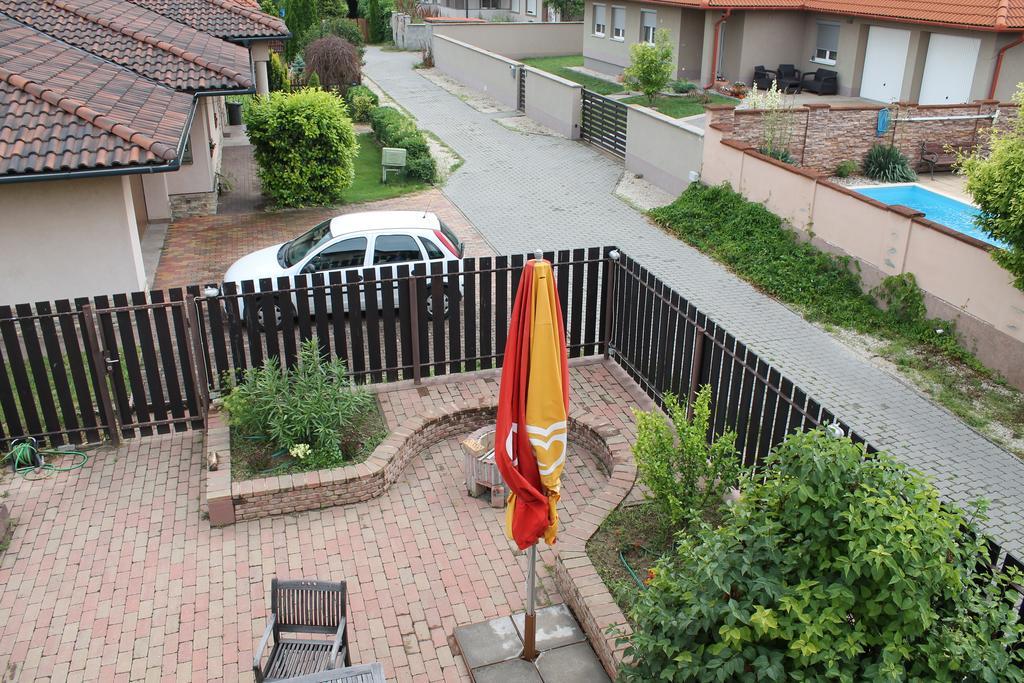 Márta Apartman Balatonalmadi Bagian luar foto